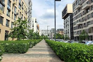 комерційна за адресою Салютна вул., 2к6