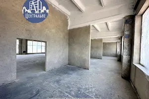 комерційна за адресою Комунальників вул., 2