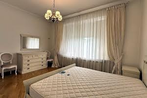 будинок за адресою Валерія Самофалова вул. (Каманіна), 16а/1