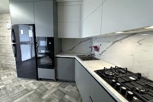 квартира за адресою Залізнична вул., 8