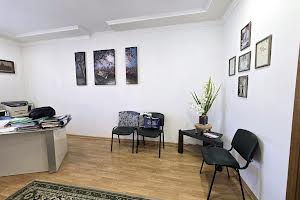 комерційна за адресою Трудова 1/1а, 1