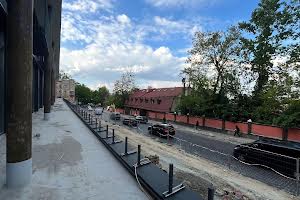 комерційна за адресою Клепарівська вул., 15