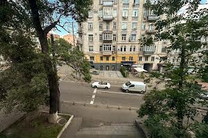 комерційна за адресою Саксаганського вул., 63/28