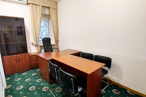 комерційна за адресою Київ, Інститутська вул., 19-А