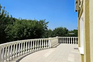 будинок за адресою Набережна, 9а