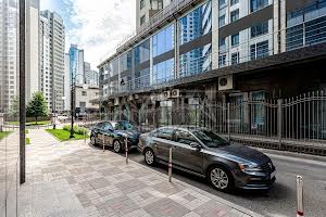 коммерческая по адресу Андрея Верхогляда ул. (Михайла Драгомирова), 4б