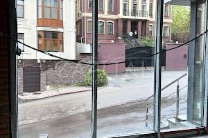 коммерческая по адресу Лукьяновская ул., 22