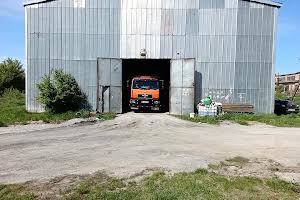 коммерческая по адресу вул. Центральна, 32а