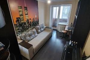 квартира за адресою Космонавтів, 68а