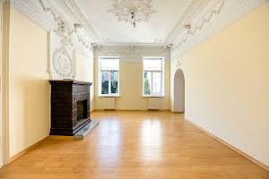 квартира за адресою Пекарська вул., 39
