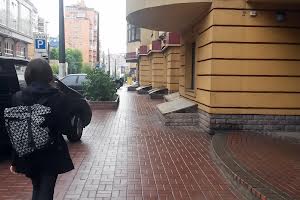комерційна за адресою Дмитрівська вул., 69
