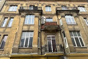коммерческая по адресу Нижанковского ул., 7