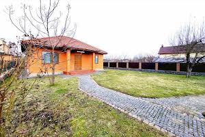 будинок за адресою надійна, 46