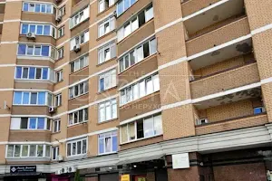 комерційна за адресою Машинобудівників вул., 17