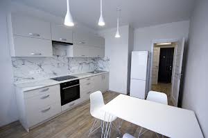 квартира за адресою Перлинна вул., 8