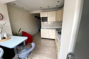 квартира за адресою Комарова, 28а