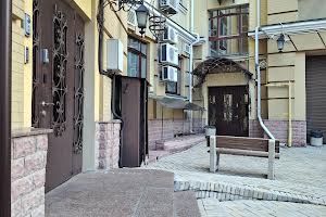 комерційна за адресою Воздвиженська вул., 28/30