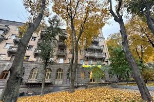 комерційна за адресою Прорізна вул., 3