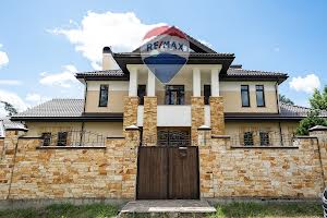 дом по адресу Стефаника, 4