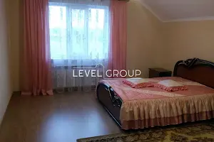 будинок за адресою Місячна вул., 11