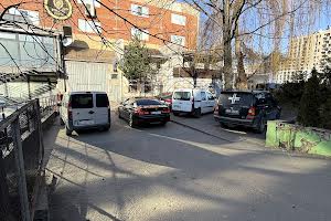 комерційна за адресою Садова вул., 2а/1