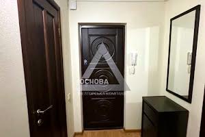квартира за адресою Шкільна вул. (Героїв Сталінграда), 18