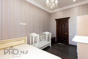 будинок за адресою Крутогірна вул., 8