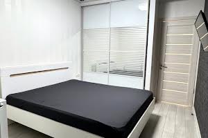 квартира за адресою Драгоманова, 8