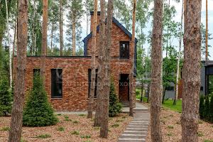 будинок за адресою Набережна вул.