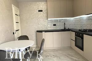 квартира за адресою Білогірська вул., 13