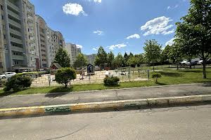 коммерческая по адресу Юності ул., 3