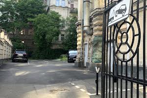 комерційна за адресою Євгена Чикаленка вул. (Пушкінська), 28