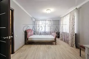 будинок за адресою Вишнева, 1