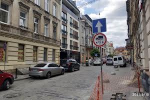 комерційна за адресою Газова вул., 5