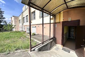 комерційна за адресою Шевченка вул., 3