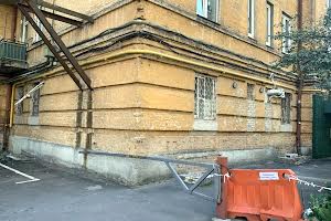 комерційна за адресою Пирогова вул., 2