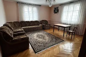 будинок за адресою Центральна