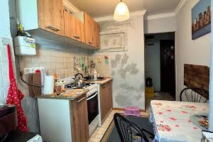 квартира за адресою Сухомлинського вул., 4