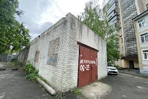 комерційна за адресою Чорновола, 4