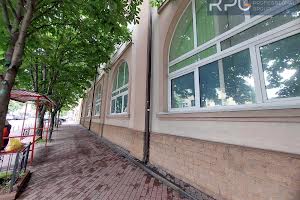 комерційна за адресою Хорива вул., 55Б