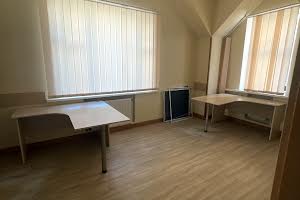 комерційна за адресою Саксаганського вул., 67-Б