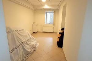 комерційна за адресою Пастера вул., 8