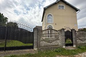 будинок за адресою коновальця, 4