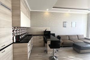 квартира за адресою Літературна вул., 12а