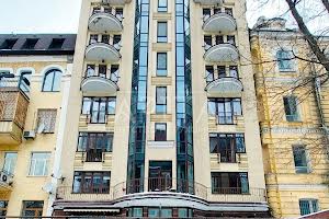 коммерческая по адресу Крутой спуск, 7