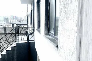 дом по адресу Защитников Мариуполя ул. (Костромська)