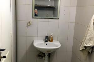комерційна за адресою Леся Курбаса вул., 2
