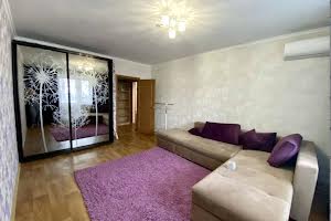квартира за адресою Космонавтів вул., 62/2