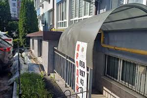 комерційна за адресою Миру вул., 11