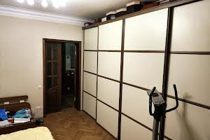 квартира за адресою Конституції пл., 2/2